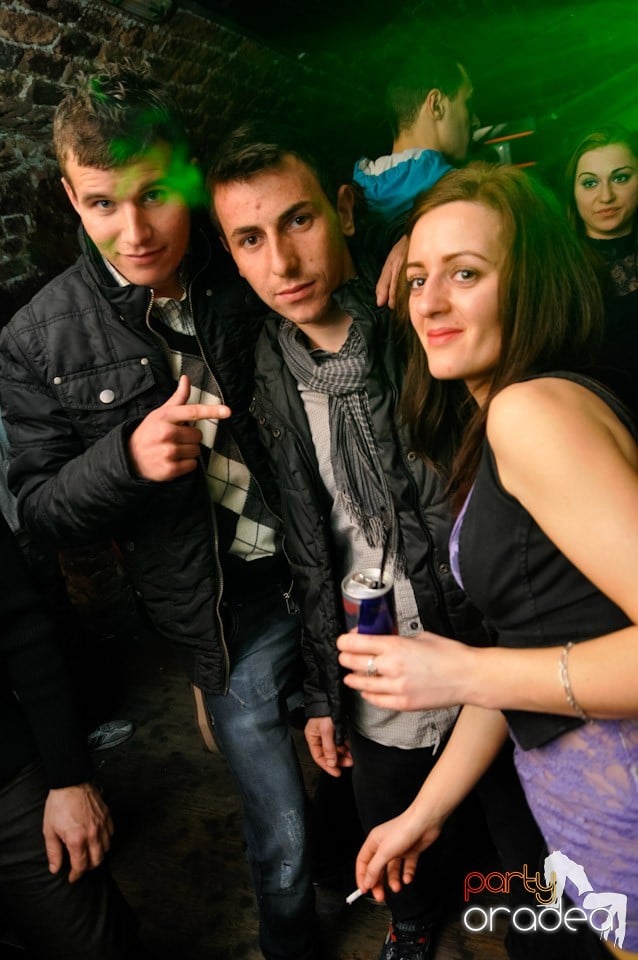 Friday Night Fever în Escape, 