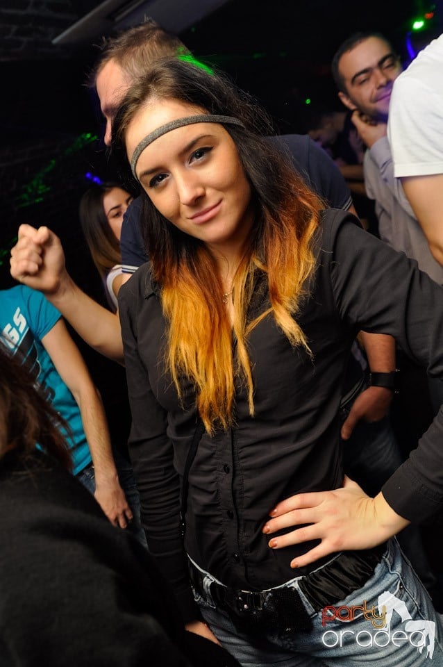 Friday Night Fever în Escape, 