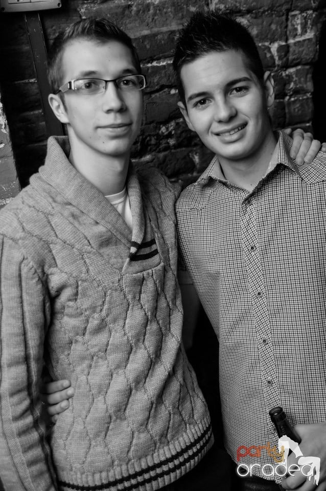 Friday Night Fever în Escape, 