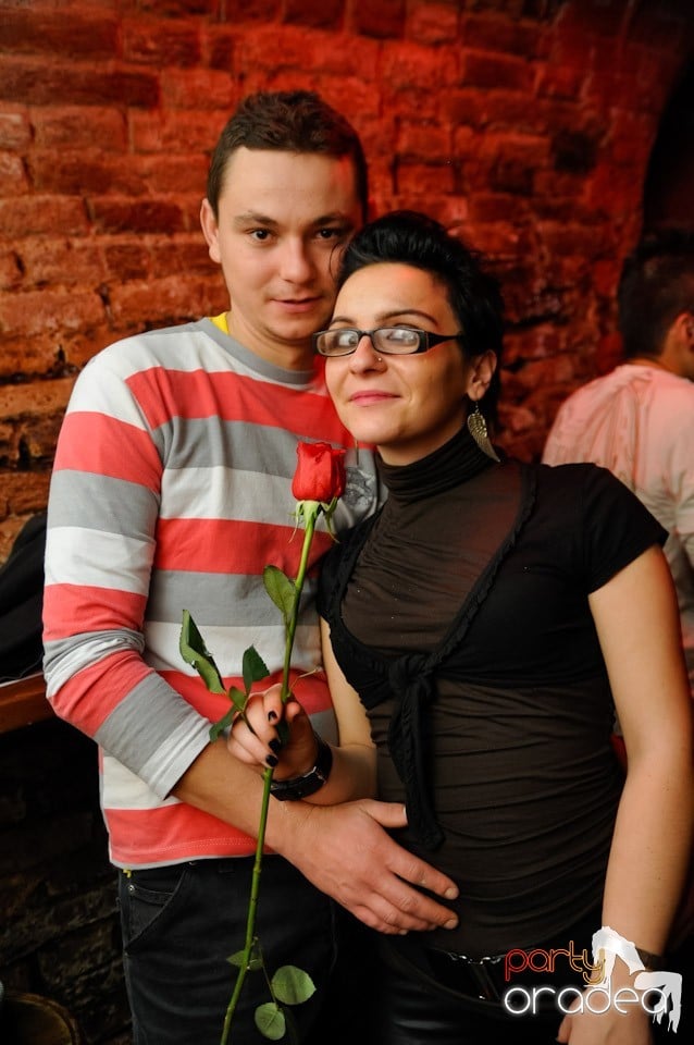 Friday Night Fever în Escape, 