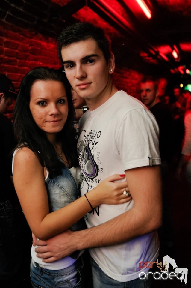 Friday Night Fever în Escape, 