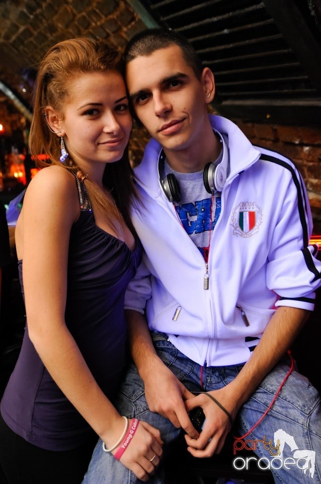 Friday Night Fever în Escape, 