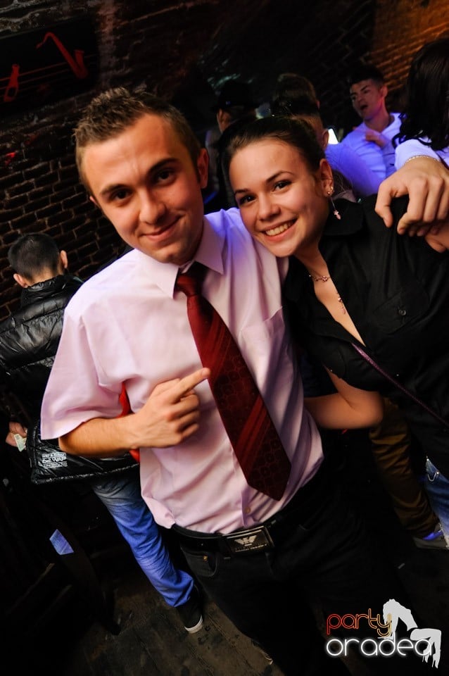 Friday Night Fever în Escape, 