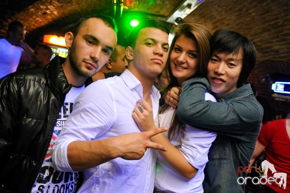 Friday Night Fever în Escape, 