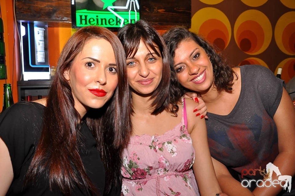 Friday Night în Juice, Juice