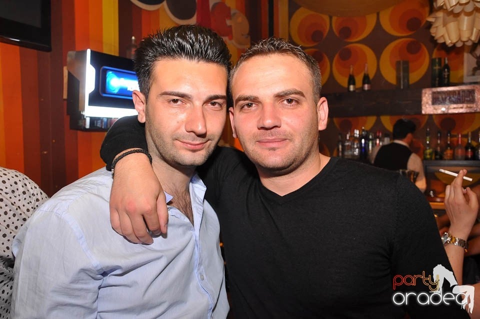 Friday Night în Juice, Juice