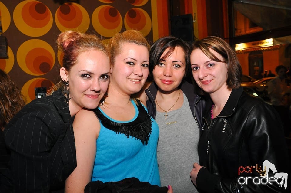 Friday Night în Juice, Juice