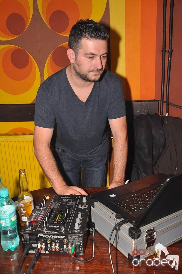 Friday Night în Juice, Juice