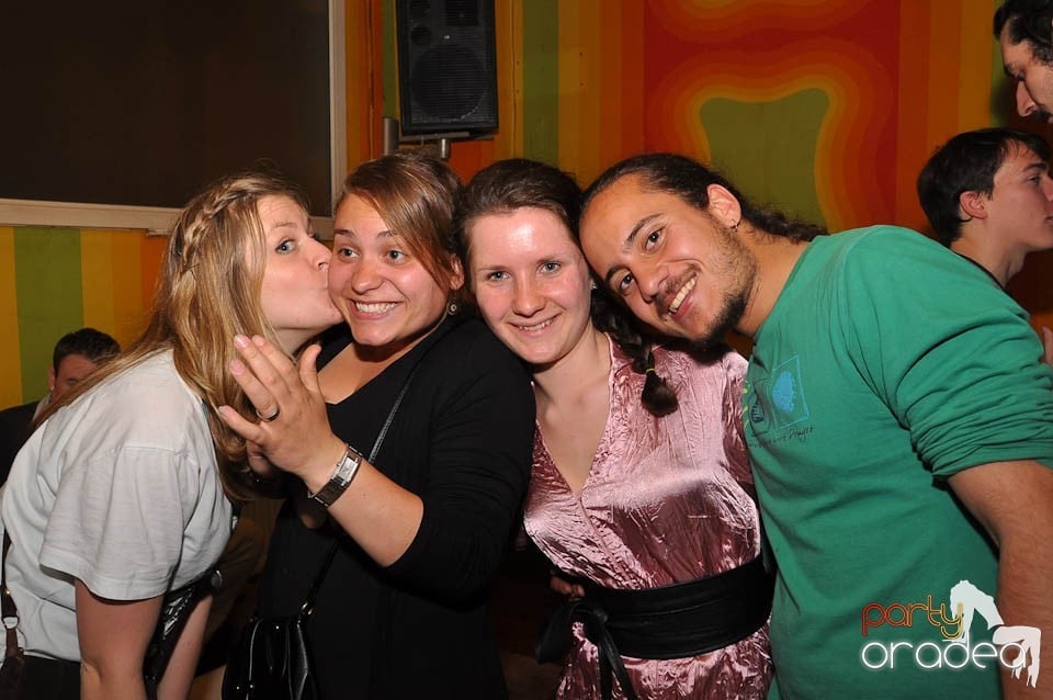 Friday Night în Juice, Juice