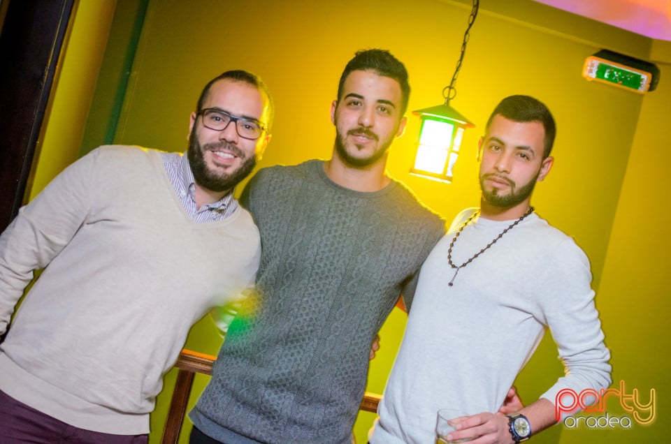 Friday Night Party, Green Pub