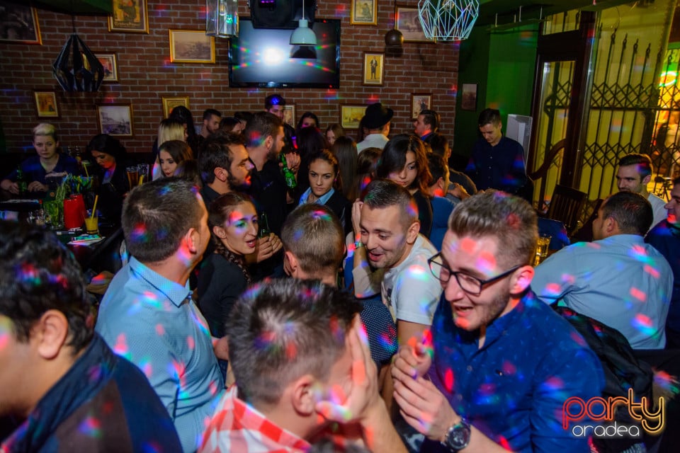 Friday Night Party, Green Pub