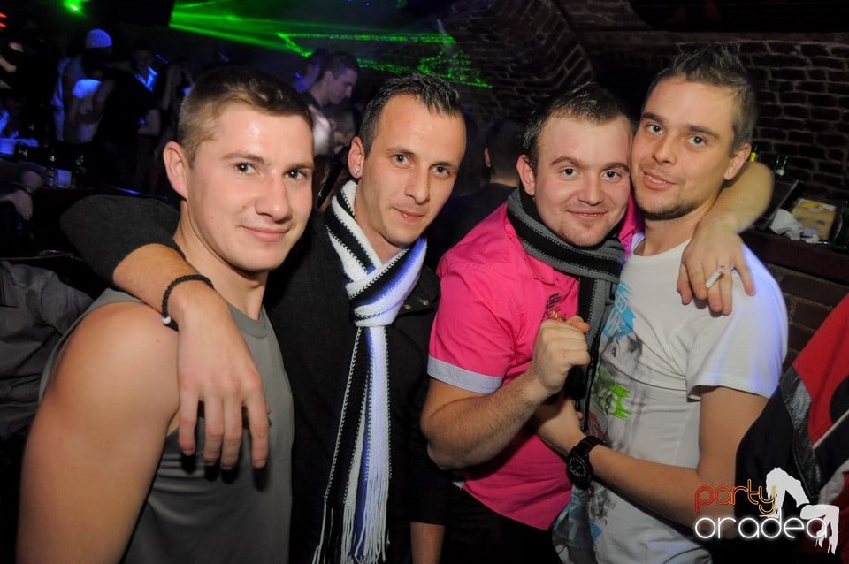 Friday Night Party 2 @ Escape, 