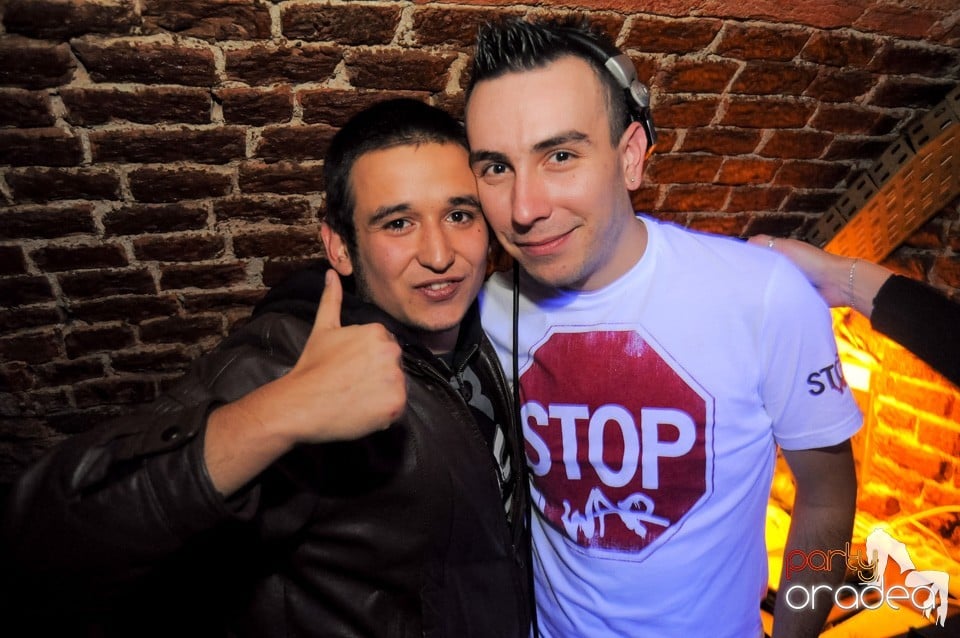 Friday Night Party 2 @ Escape, 