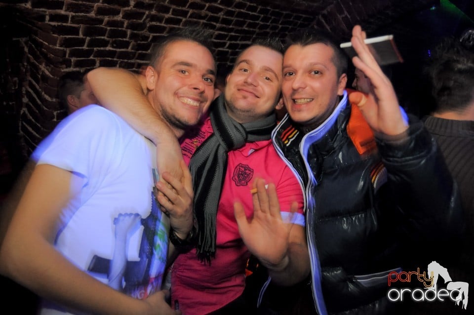 Friday Night Party 2 @ Escape, 