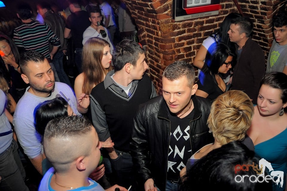 Friday Night Party 2 @ Escape, 