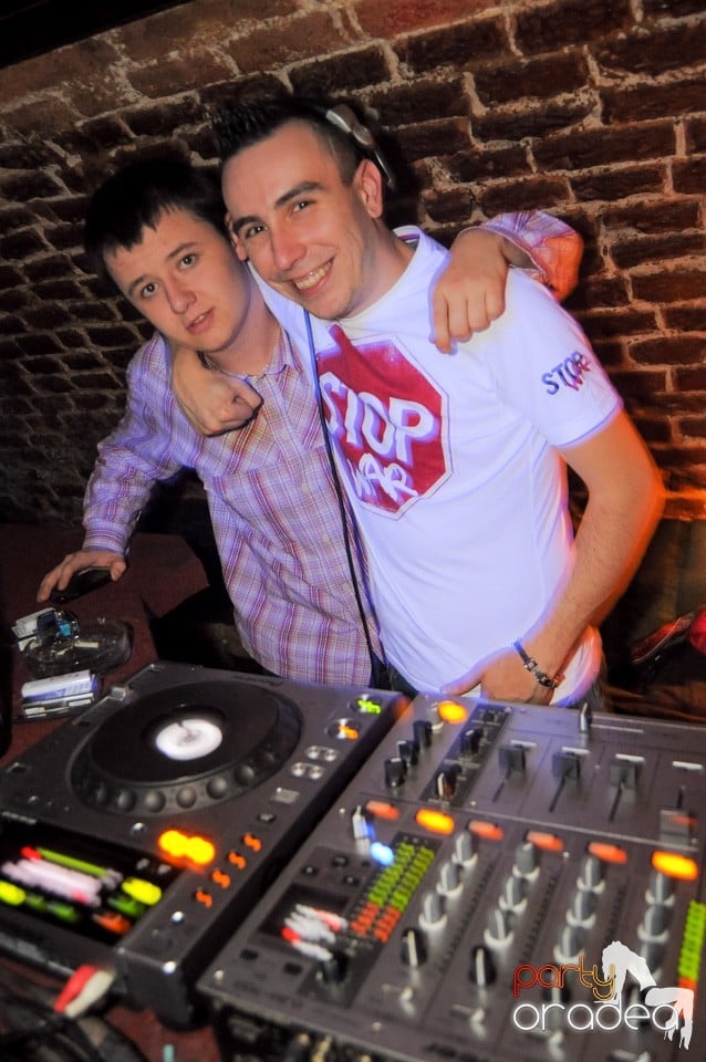 Friday Night Party 2 @ Escape, 