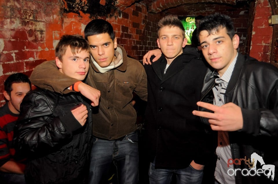 Friday Night Party 2 @ Escape, 