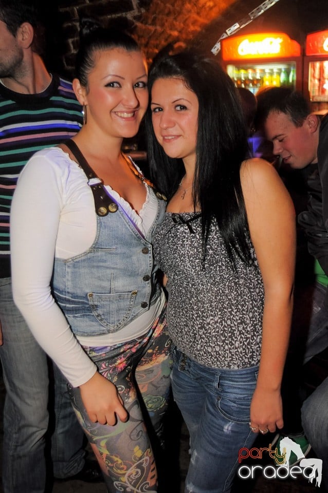 Friday Night Party 2 @ Escape, 