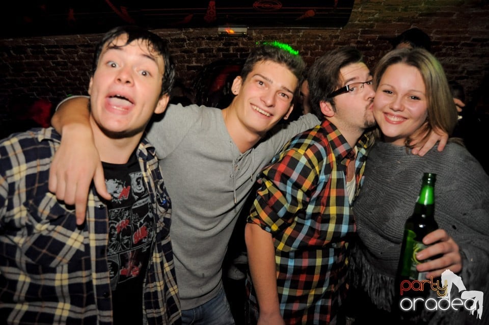 Friday Night Party 2 @ Escape, 