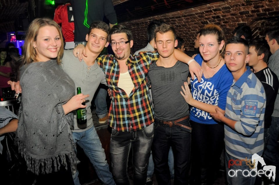 Friday Night Party 2 @ Escape, 