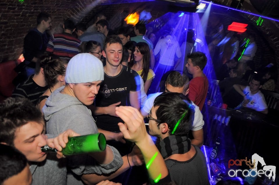 Friday Night Party 2 @ Escape, 