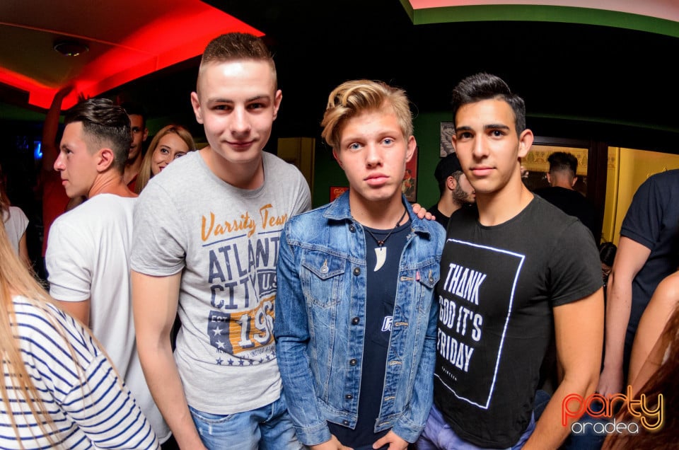 Friday Night Party, Green Pub