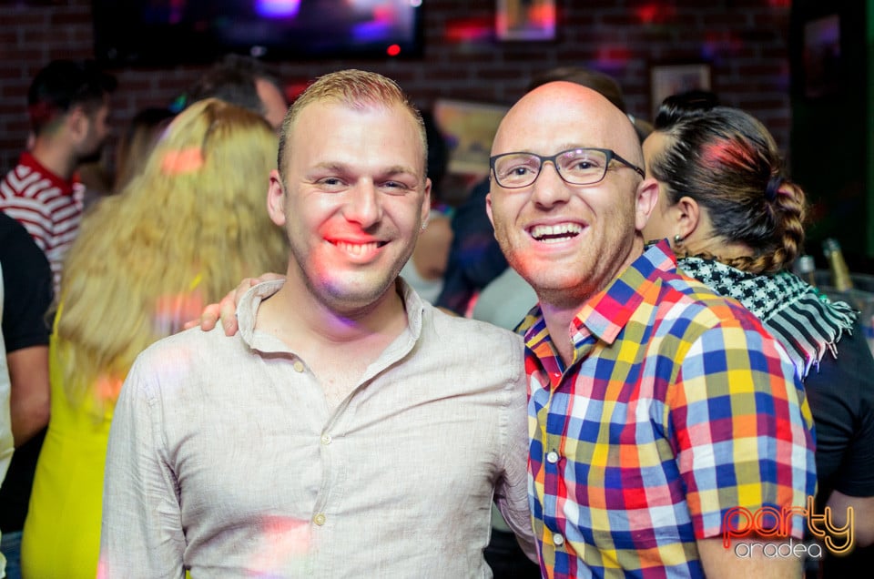 Friday Night Party, Green Pub