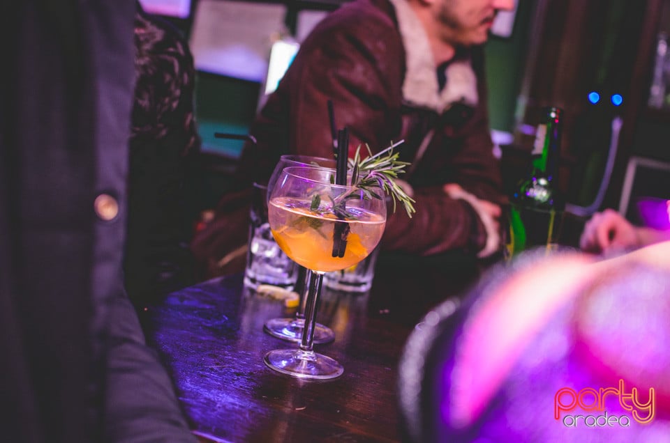Friday Night Party, Green Pub