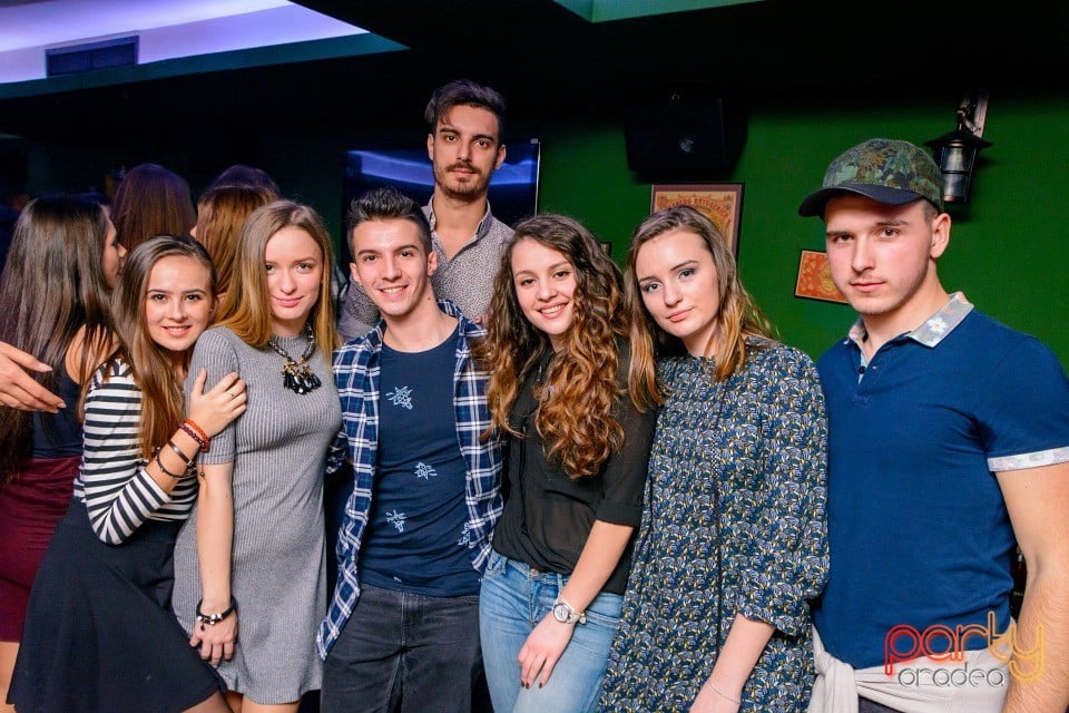 Friday Night Party, Green Pub