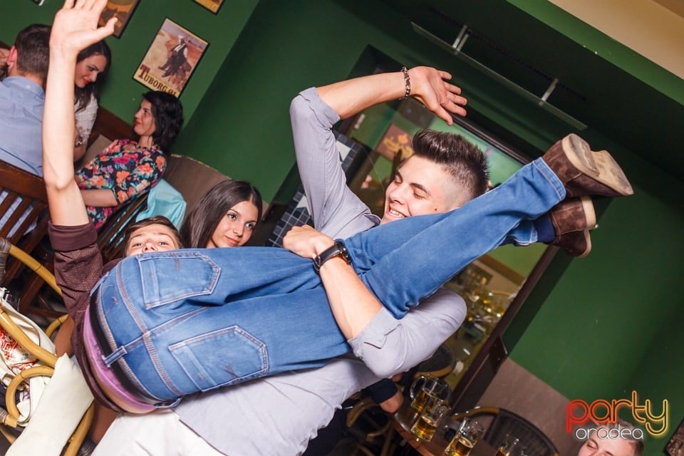 Friday Night Party, Green Pub
