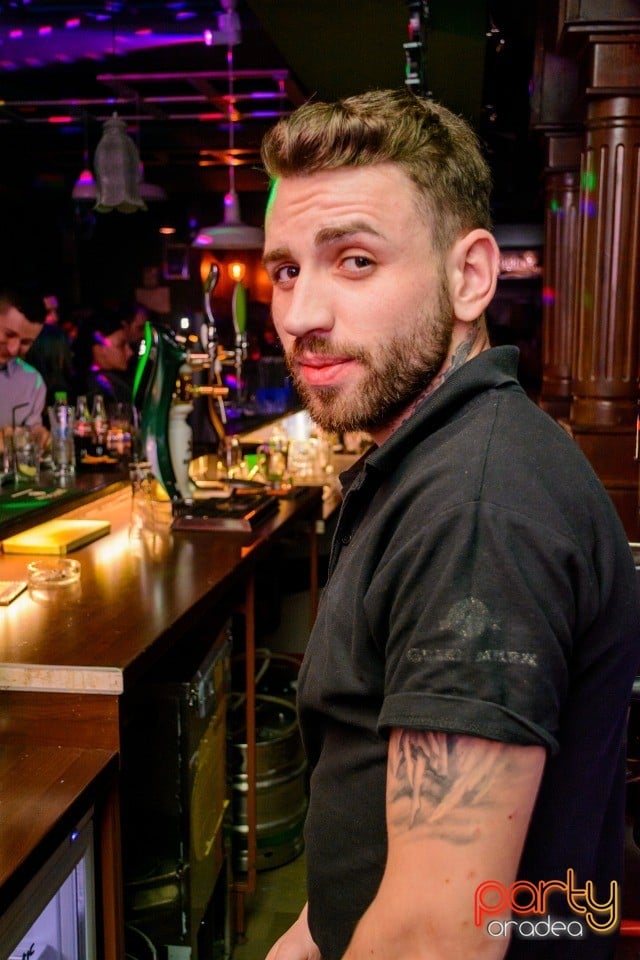 Friday Night Party, Green Pub