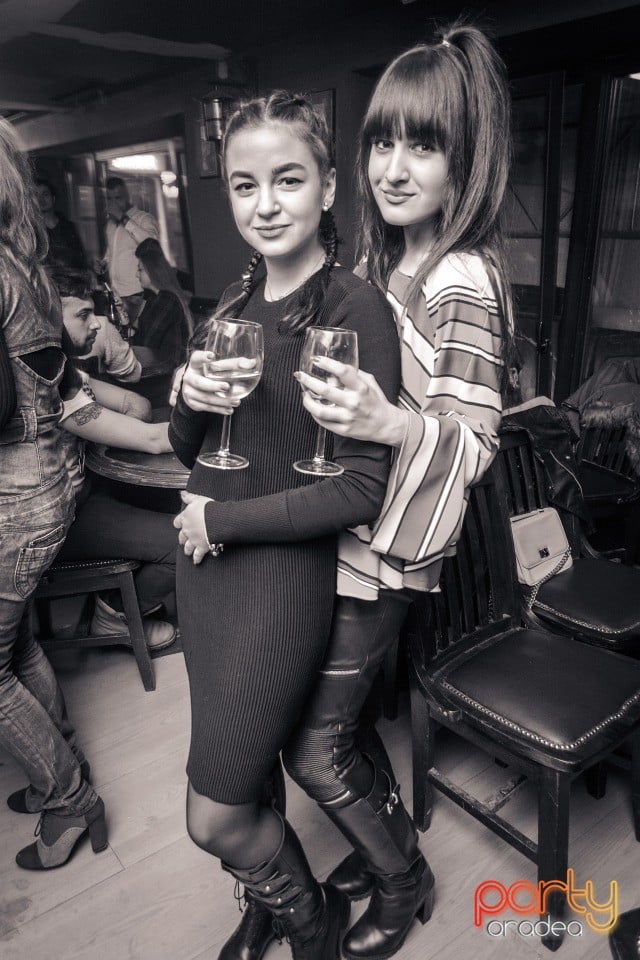 Friday Night Party, Green Pub