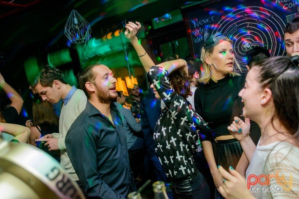 Friday Night Party, Green Pub