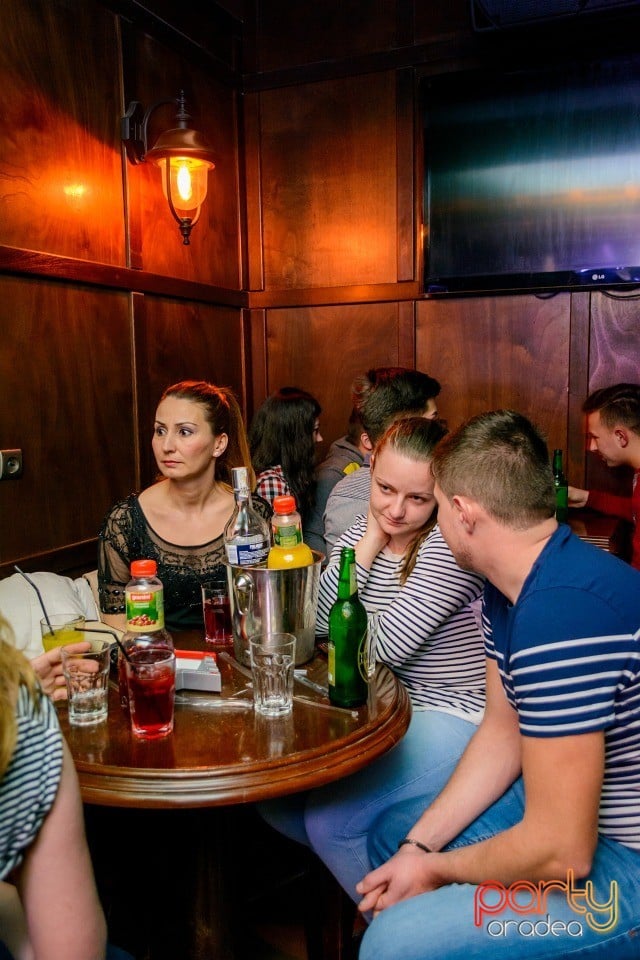 Friday Night Party, Green Pub