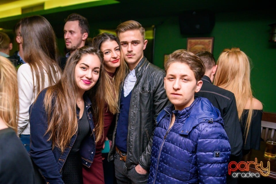 Friday Night Party, Green Pub