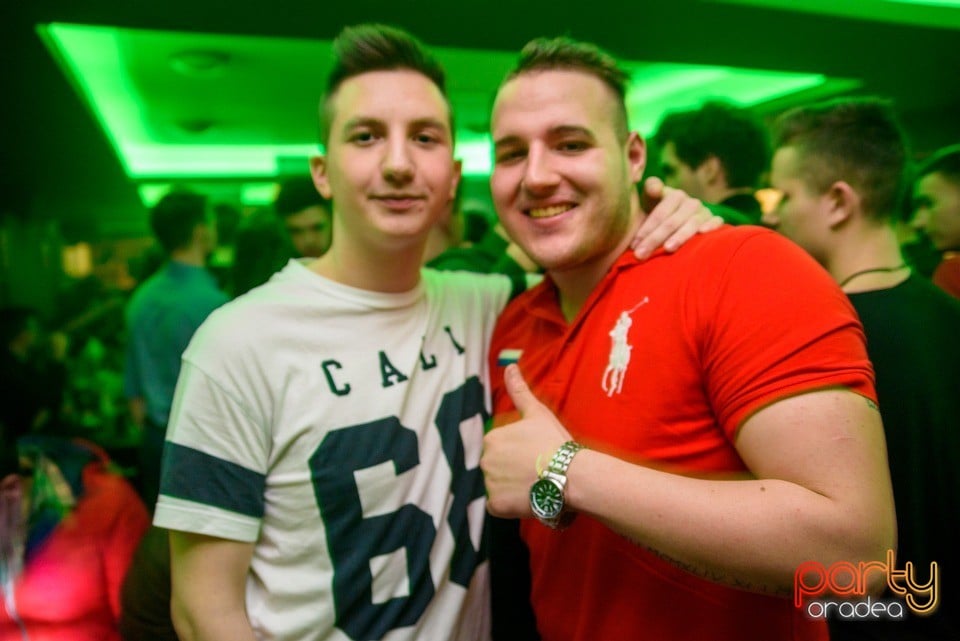 Friday Night Party, Green Pub