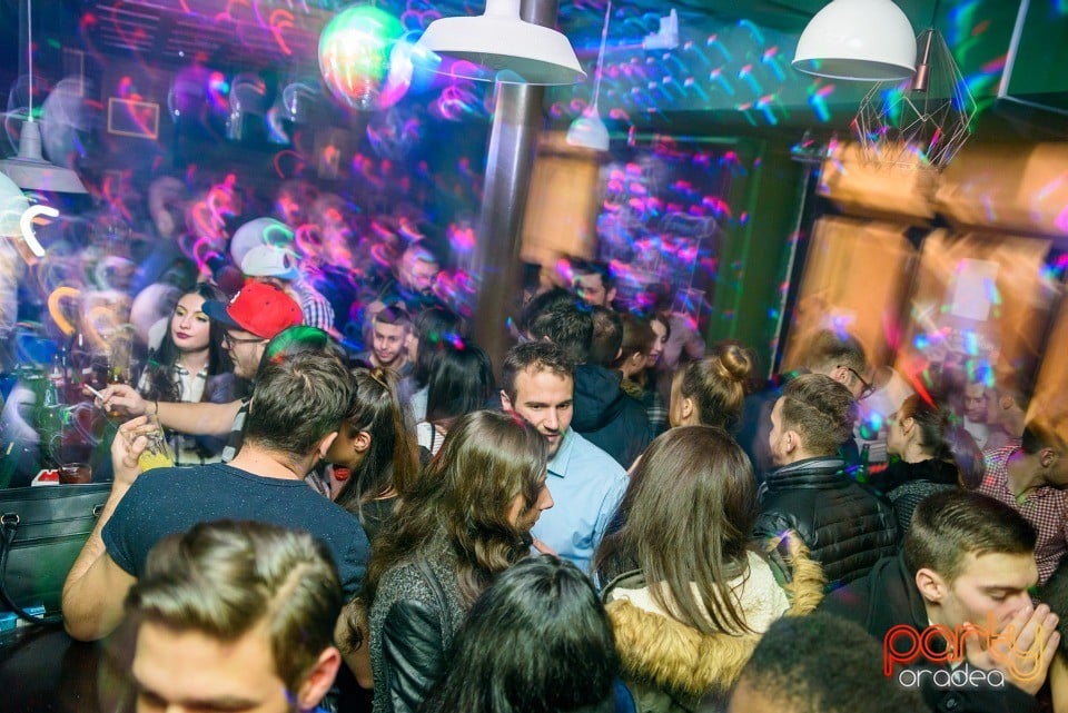 Friday Night Party, Green Pub