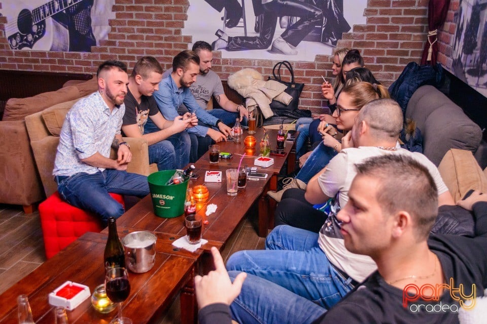 Friday Night Party, Green Pub
