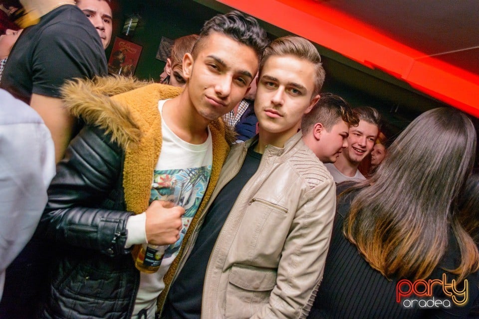 Friday Night Party, Green Pub