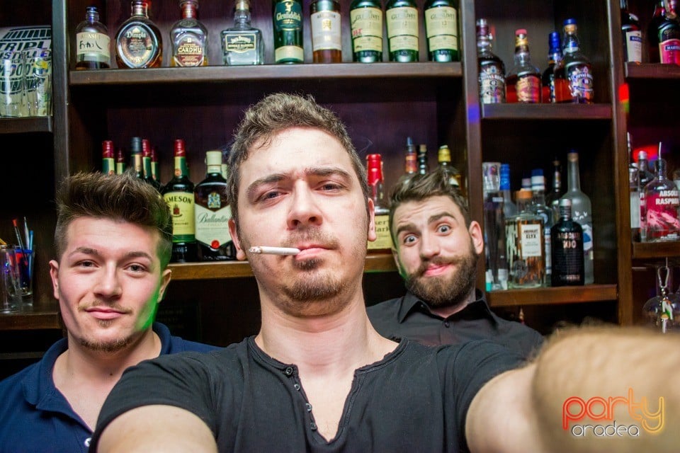 Friday Night Party, Green Pub