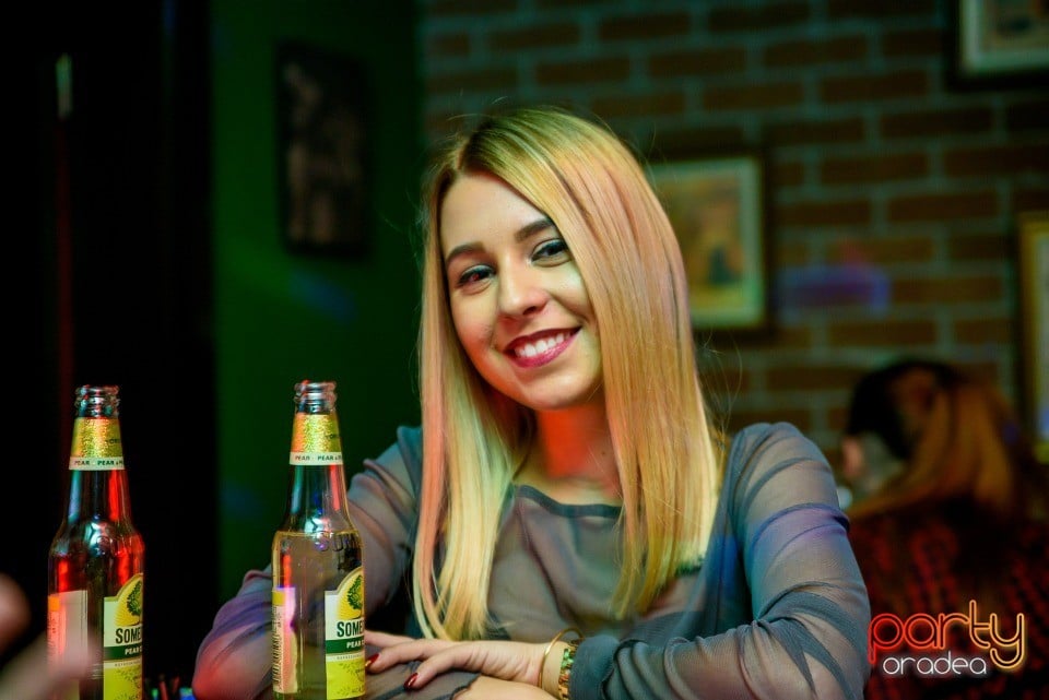 Friday Night Party, Green Pub