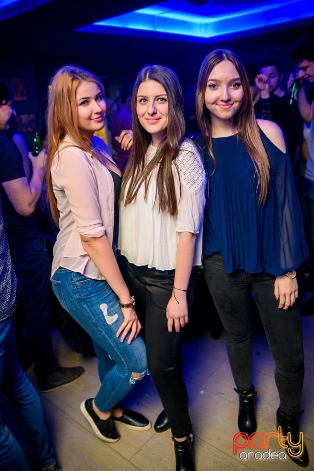 Friday Night Party, Green Pub