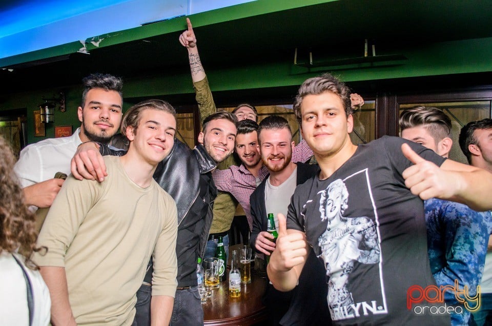 Friday Night Party, Green Pub