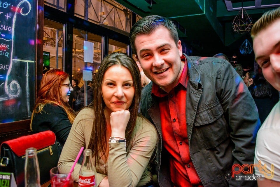Friday Night Party, Green Pub