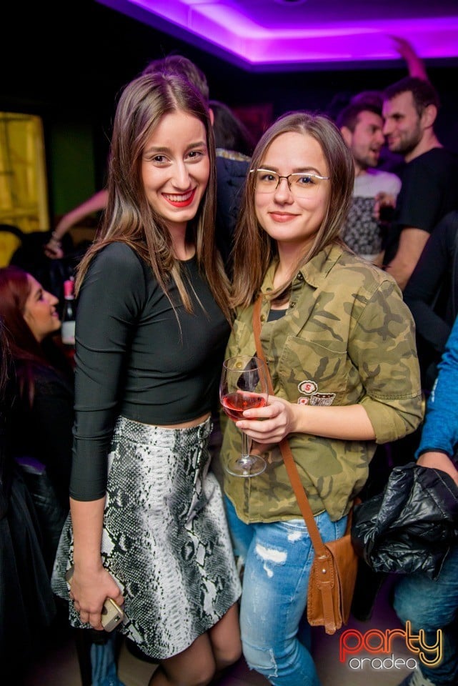 Friday Night Party, Green Pub