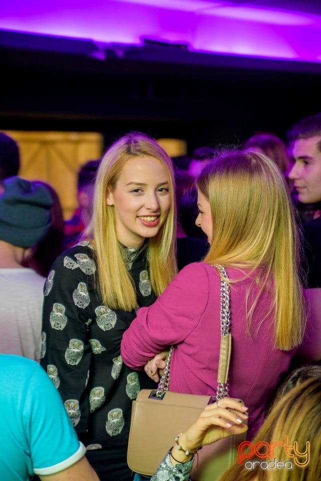 Friday Night Party, Green Pub
