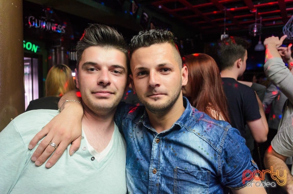 Friday Night Party, Green Pub
