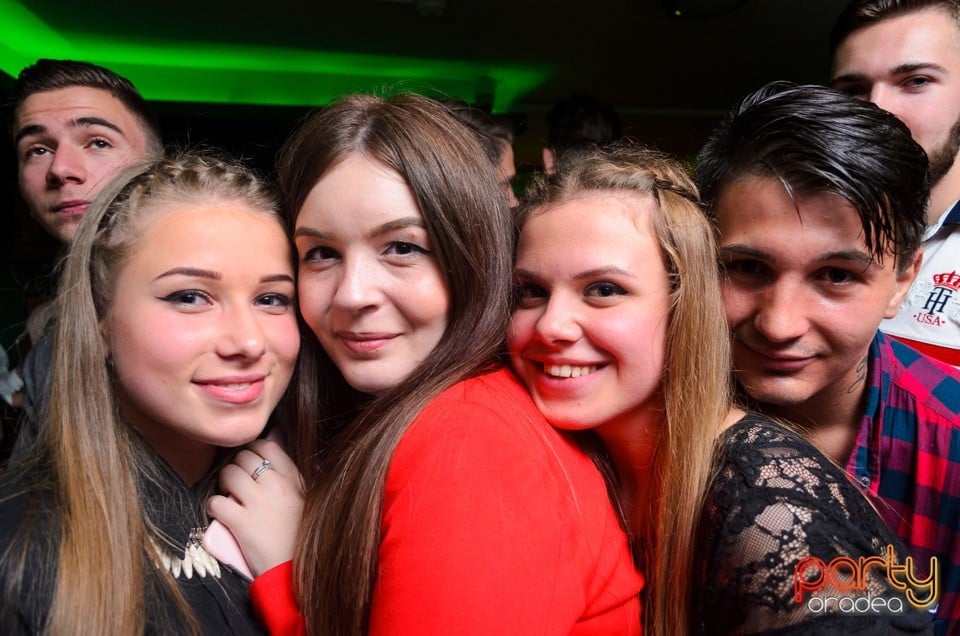 Friday Night Party, Green Pub