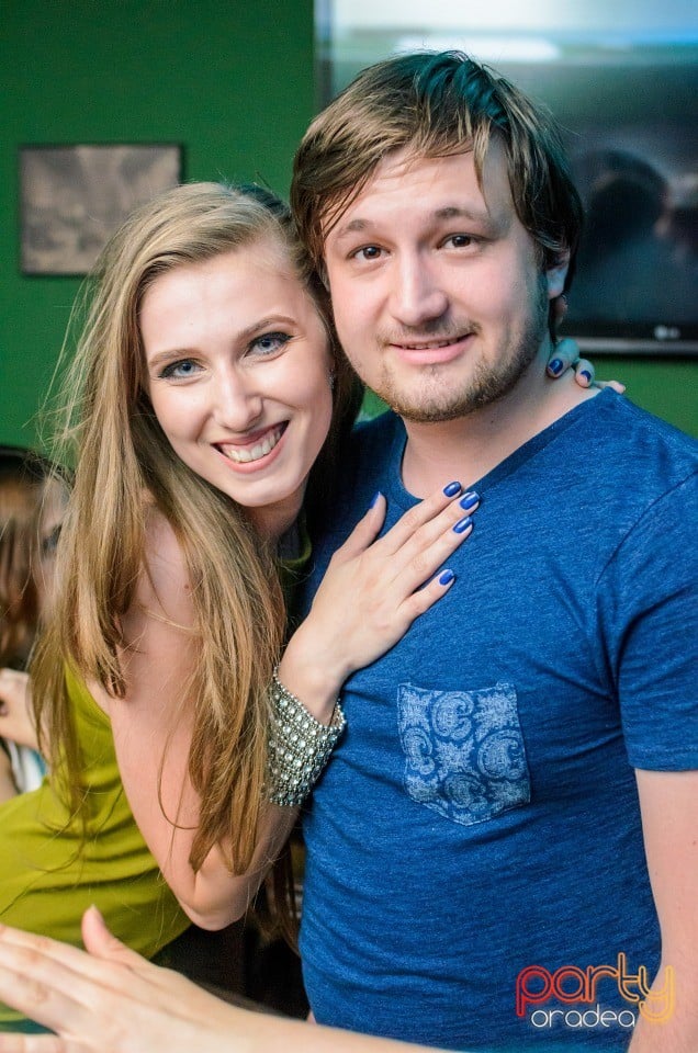 Friday Night Party, Green Pub