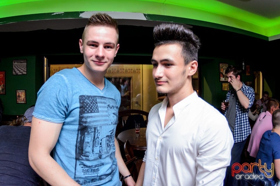 Friday Night Party, Green Pub